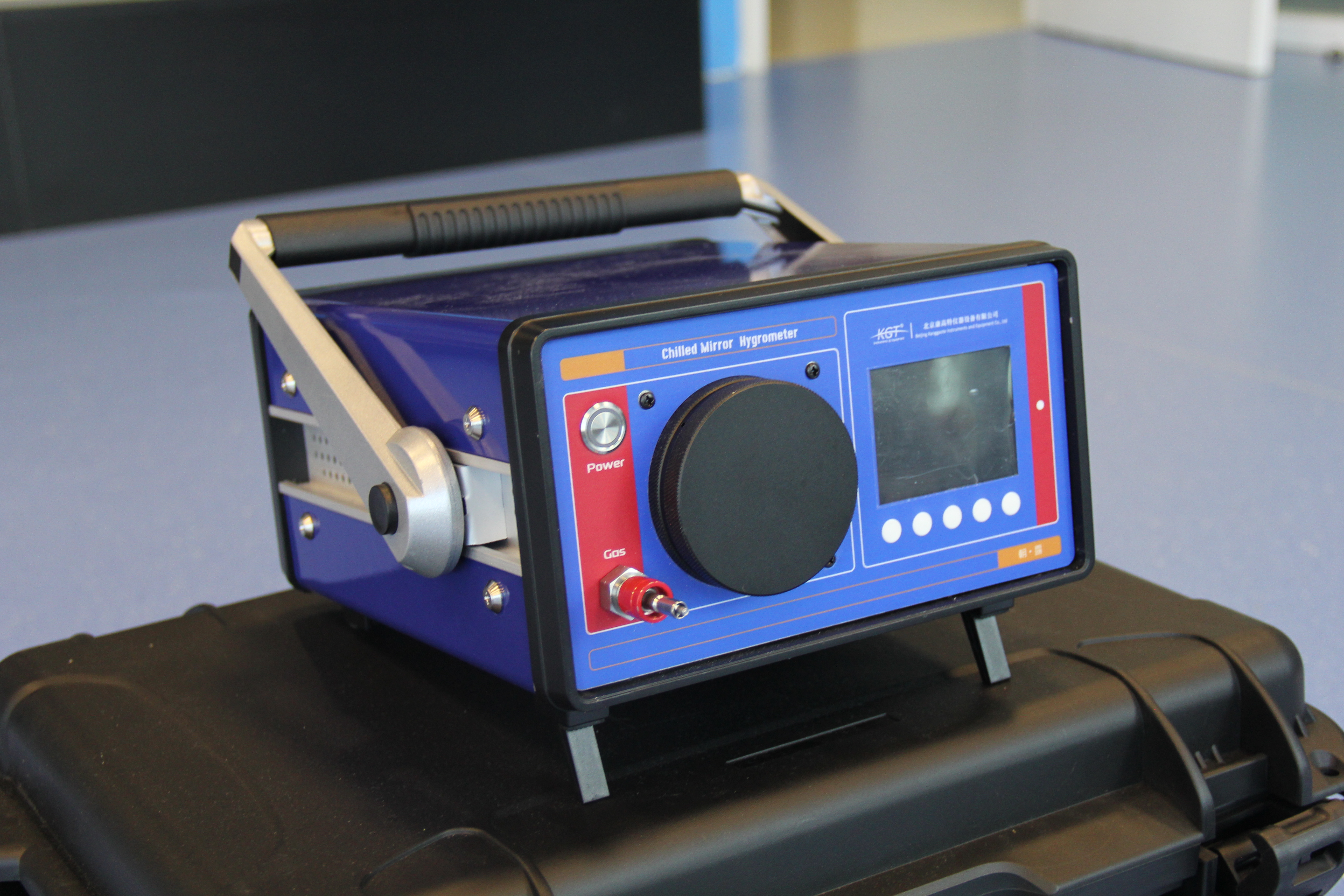 露點儀在工業防潮中的重要性